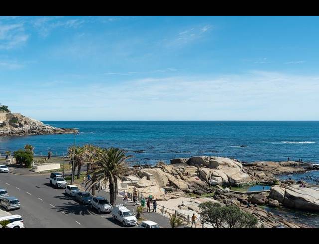 2 BEDROOM APARTMENT FOR SALE IN BANTRY BAY